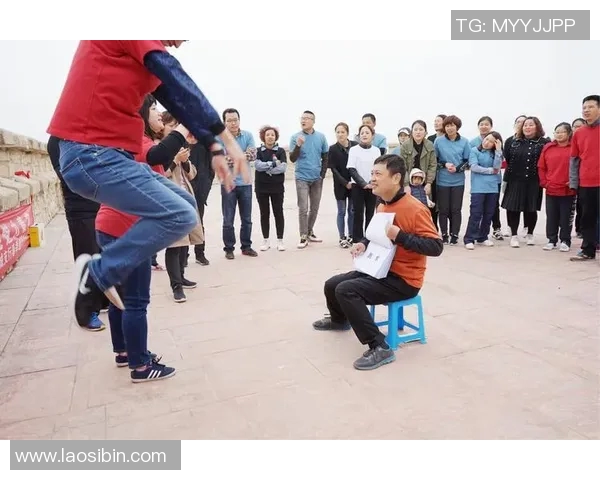 足球明星与冰人携手共舞冰场展现激情与魅力的奇妙旅程