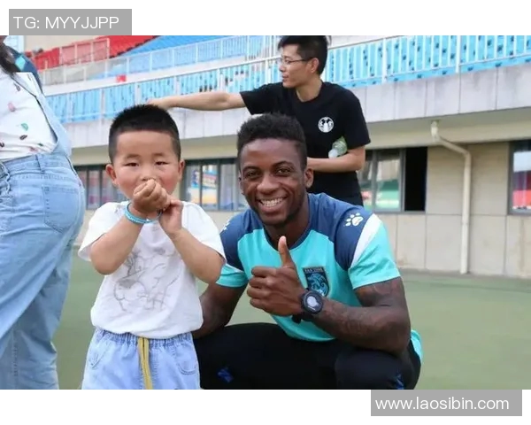 老梁深度解析足球明星背后的故事与成就,带你走进他们的精彩人生